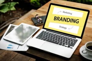 Como é feita a construção de branding: passo a passo das etapas para criar marcas memoráveis